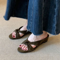 Simple Versatile Wedge Sandals That Are Easy On The Feet