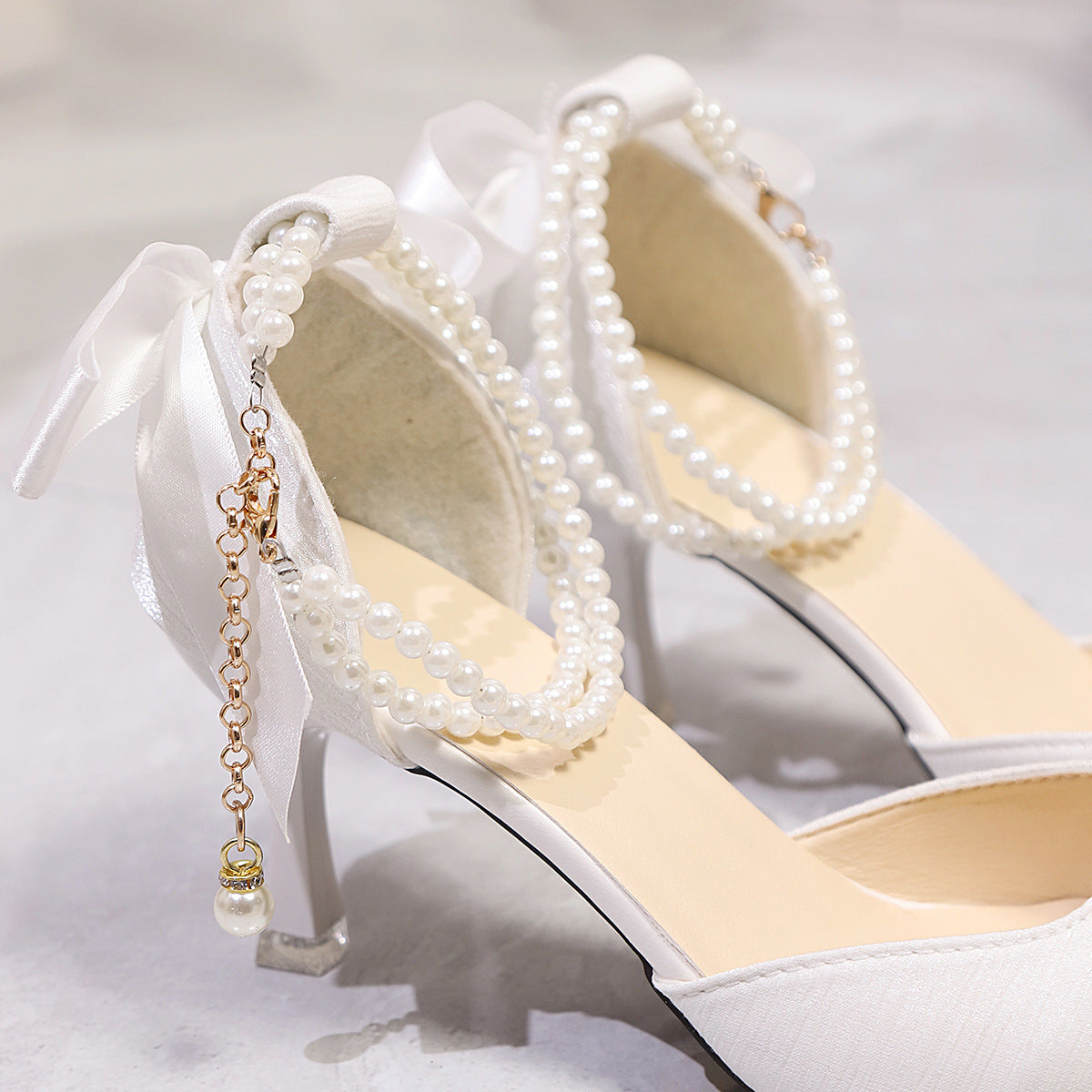 New Stylish High-heeled Sandals With A Bow
