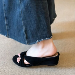 Simple Versatile Wedge Sandals That Are Easy On The Feet